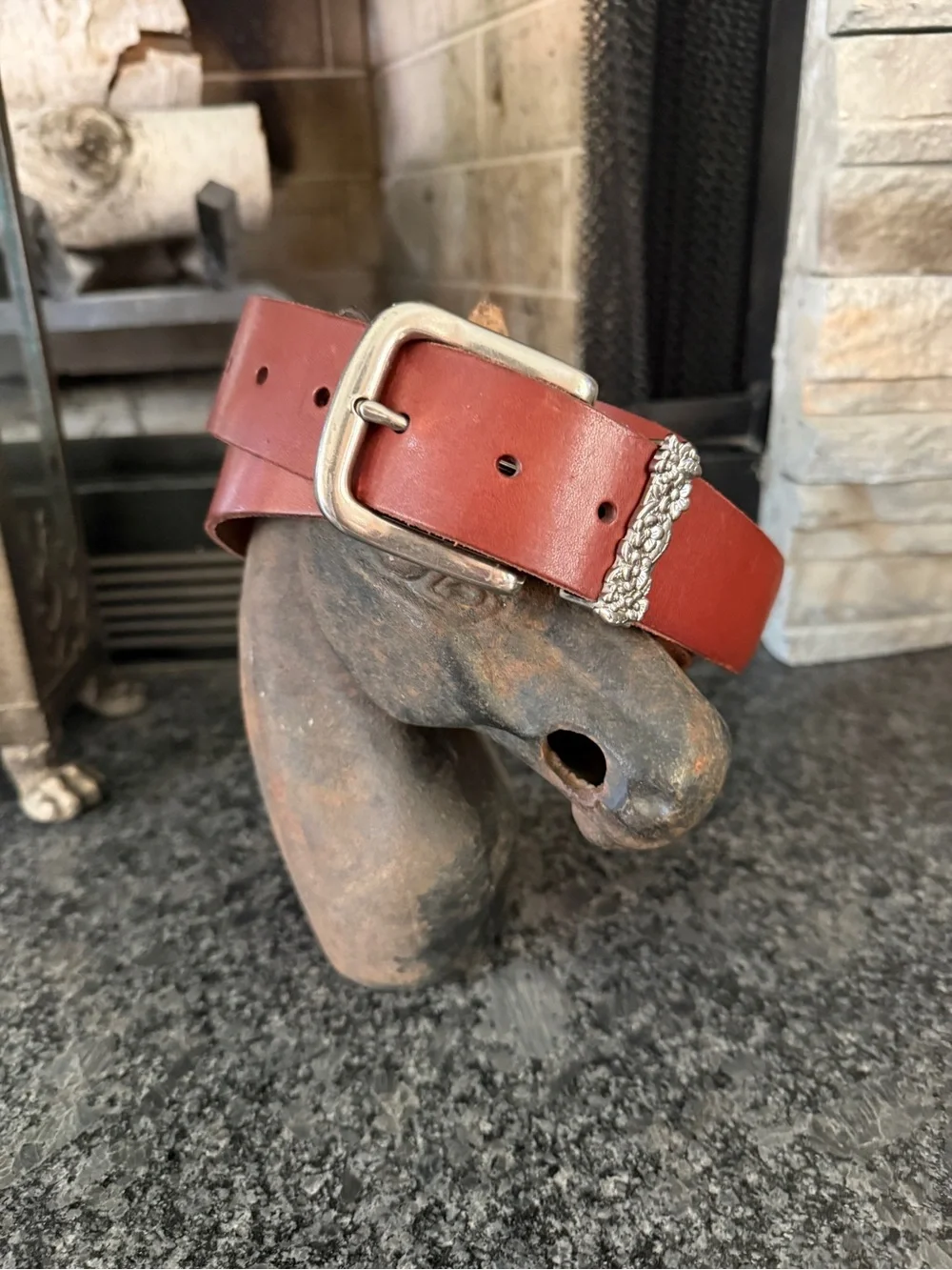 2010 American Eagle Leather Belt with Floral Buckle size Medium